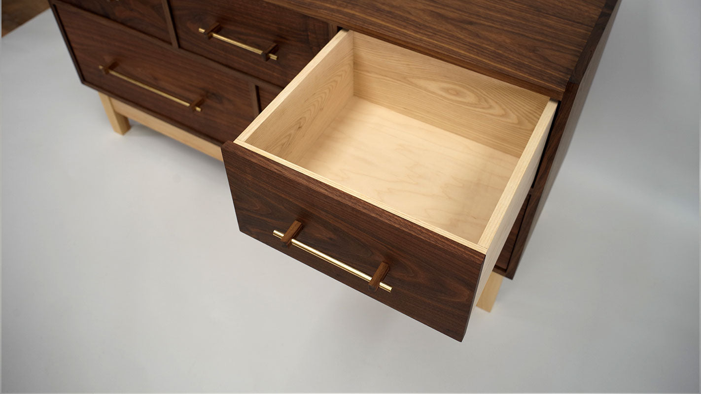 Luna Dresser