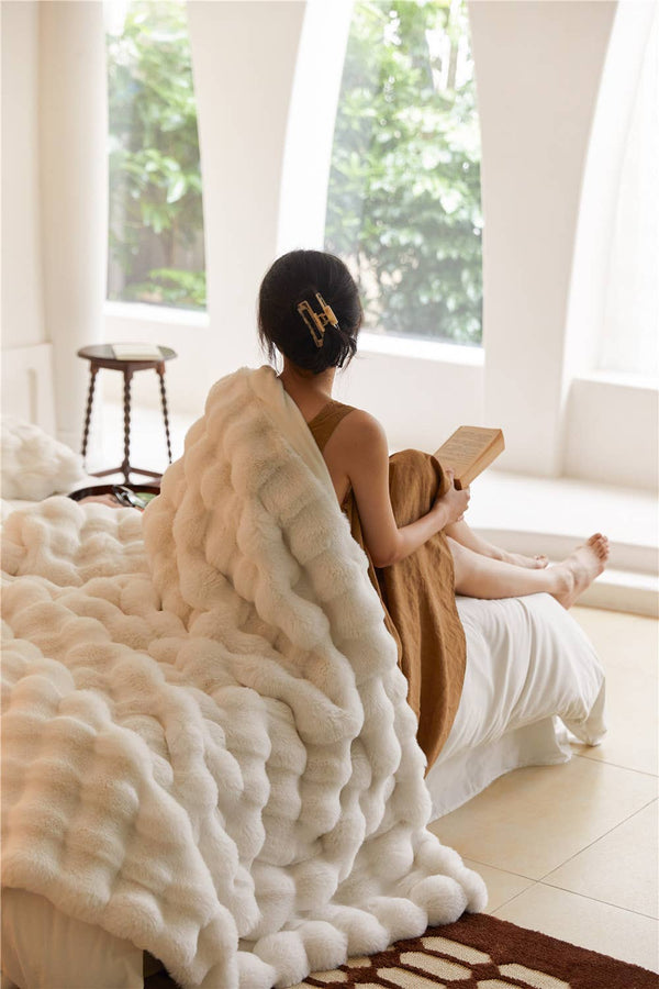Plush Luxurious Faux Fur Throw Blanket