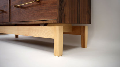Luna Dresser