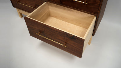 Luna Dresser