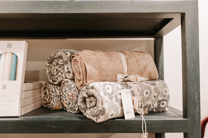 Daisy Throw