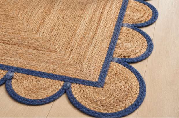 Scallop Jute Rug with Blue Border